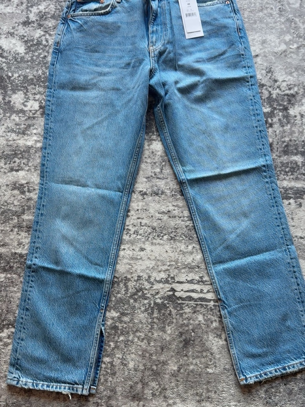 Women’s Light Blue Straight-Leg Jeans